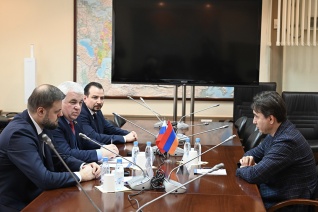 Комитет провел встречу с депутатом Национального Собрания Республики Армения Арменом Геворгяном